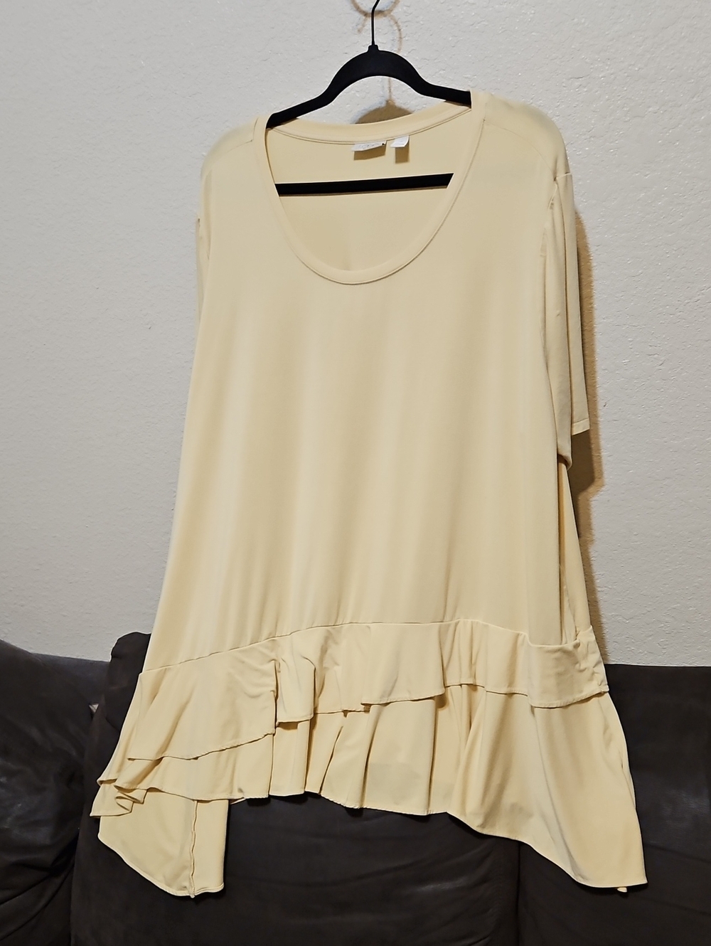 LOGO by Lori Goldstein Pale Cream Ruffle-Hem Scoop Tunic